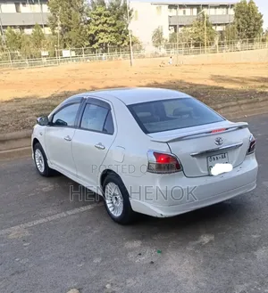 Toyota Belta 2006 White