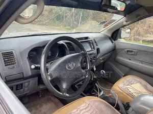 Toyota Hilux 2011 Gray