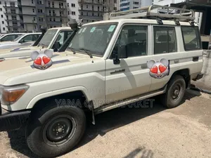 Toyota Land Cruiser 2019 White