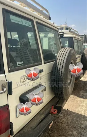 Toyota Land Cruiser 2019 White