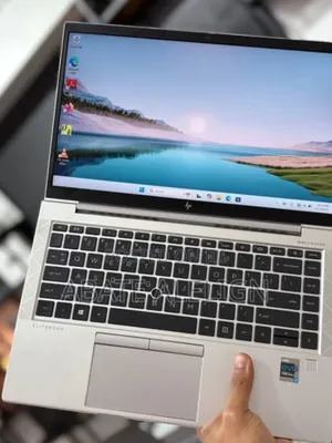 New Laptop HP EliteBook 830 G8 16GB Intel Core I7 SSD 512GB