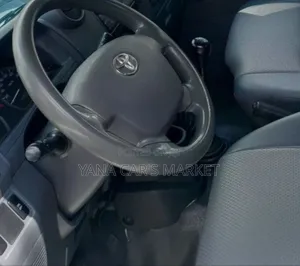 Toyota Land Cruiser 2017 Silver