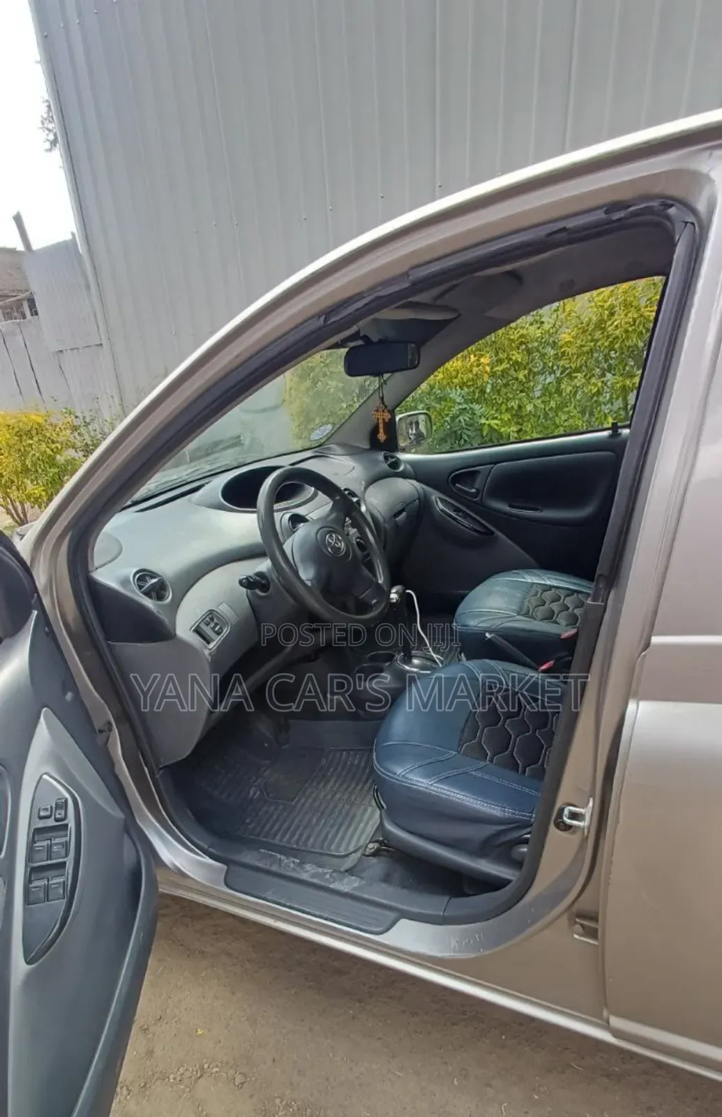 Toyota Vitz 2002 Blue