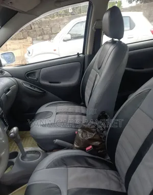 Toyota Vitz 2001 Silver