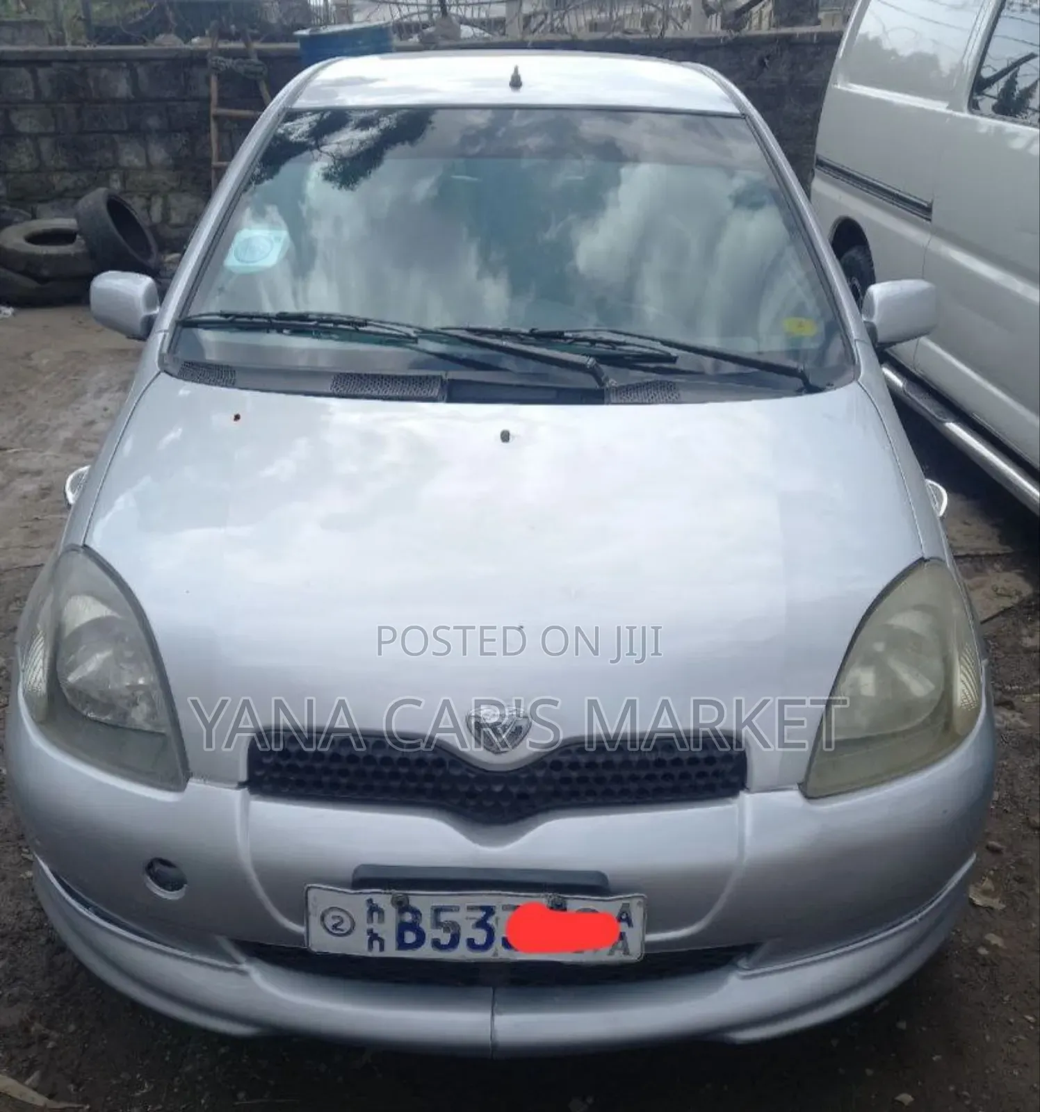 Toyota Vitz 2001 Silver