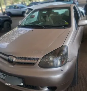 Toyota Platz 2005 Gold