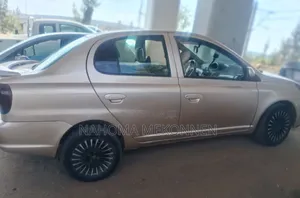 Toyota Platz 2005 Gold