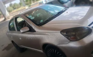 Toyota Platz 2005 Gold