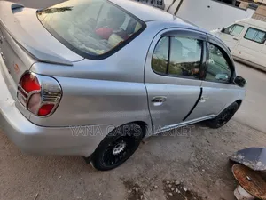 Toyota Platz 2001 Silver