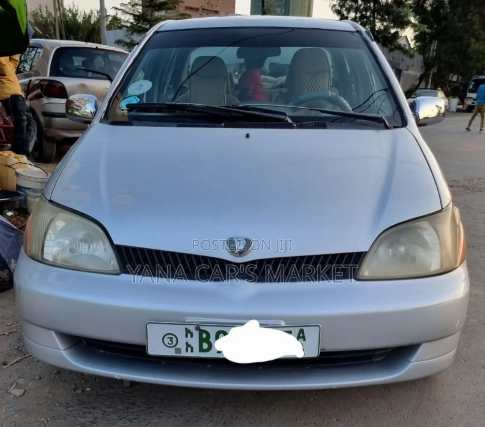 Toyota Platz 2001 Silver