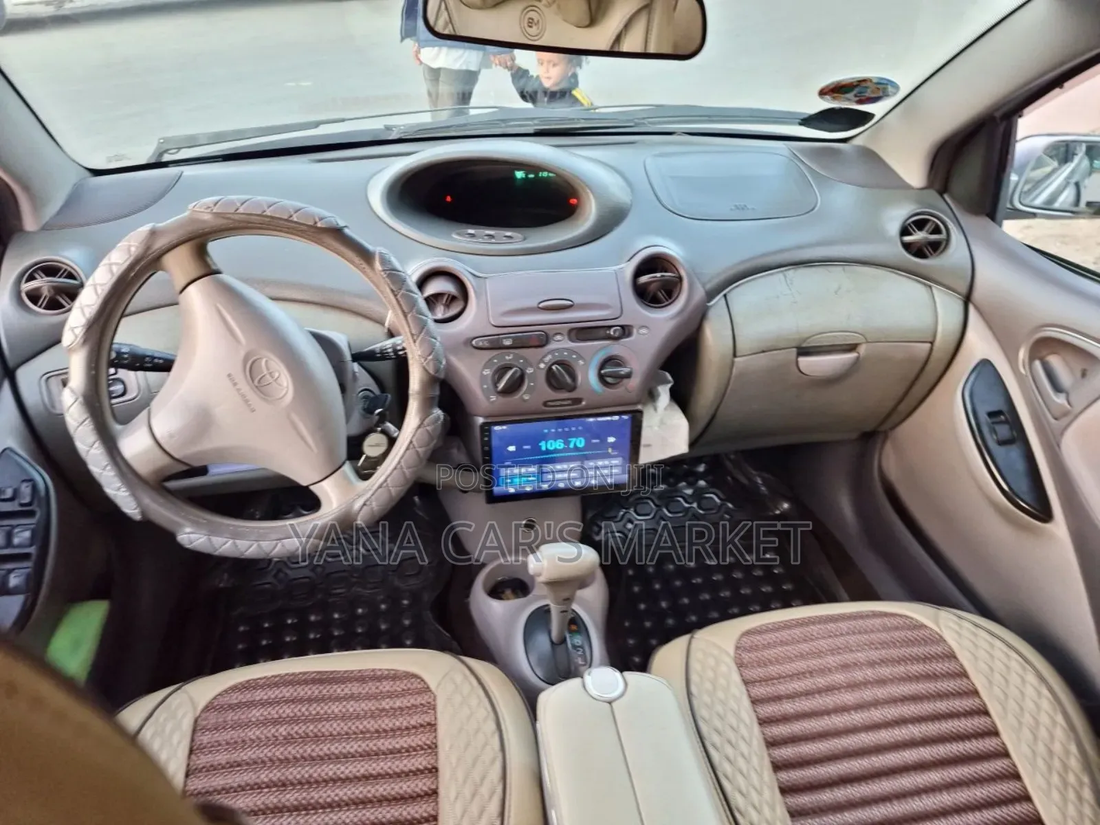 Toyota Platz 2001 Silver