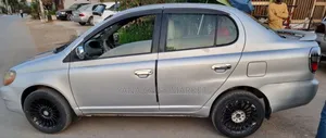 Toyota Platz 2001 Silver