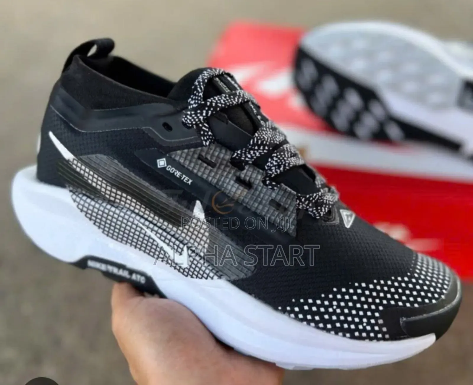 በድጋሚ ገብቷል Nike Pegasus Running Shoes Made in Vietnam