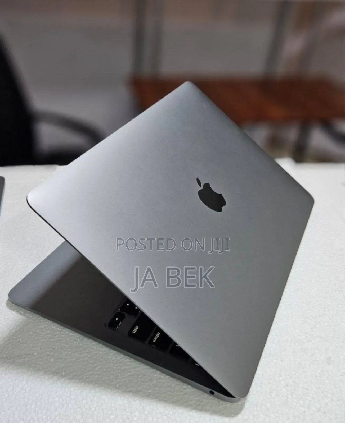 New Laptop Apple MacBook Air 2020 M1 8GB Apple M1 SSD 256GB