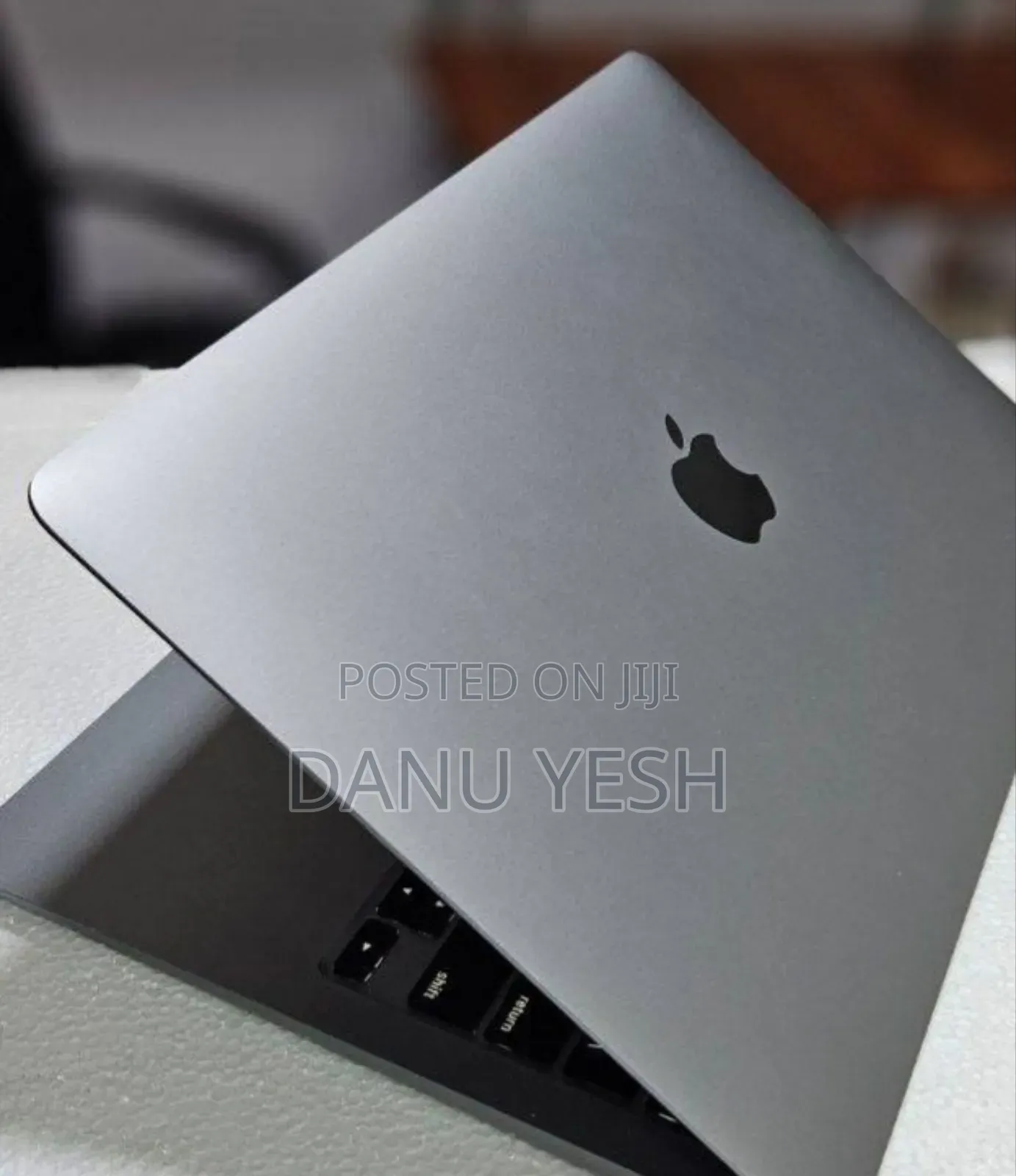 New Laptop Apple MacBook Air 2020 8GB Intel Core I7 SSD 256GB