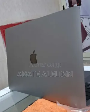 New Laptop Apple MacBook Pro M1 8GB Apple M1 SSD 256GB