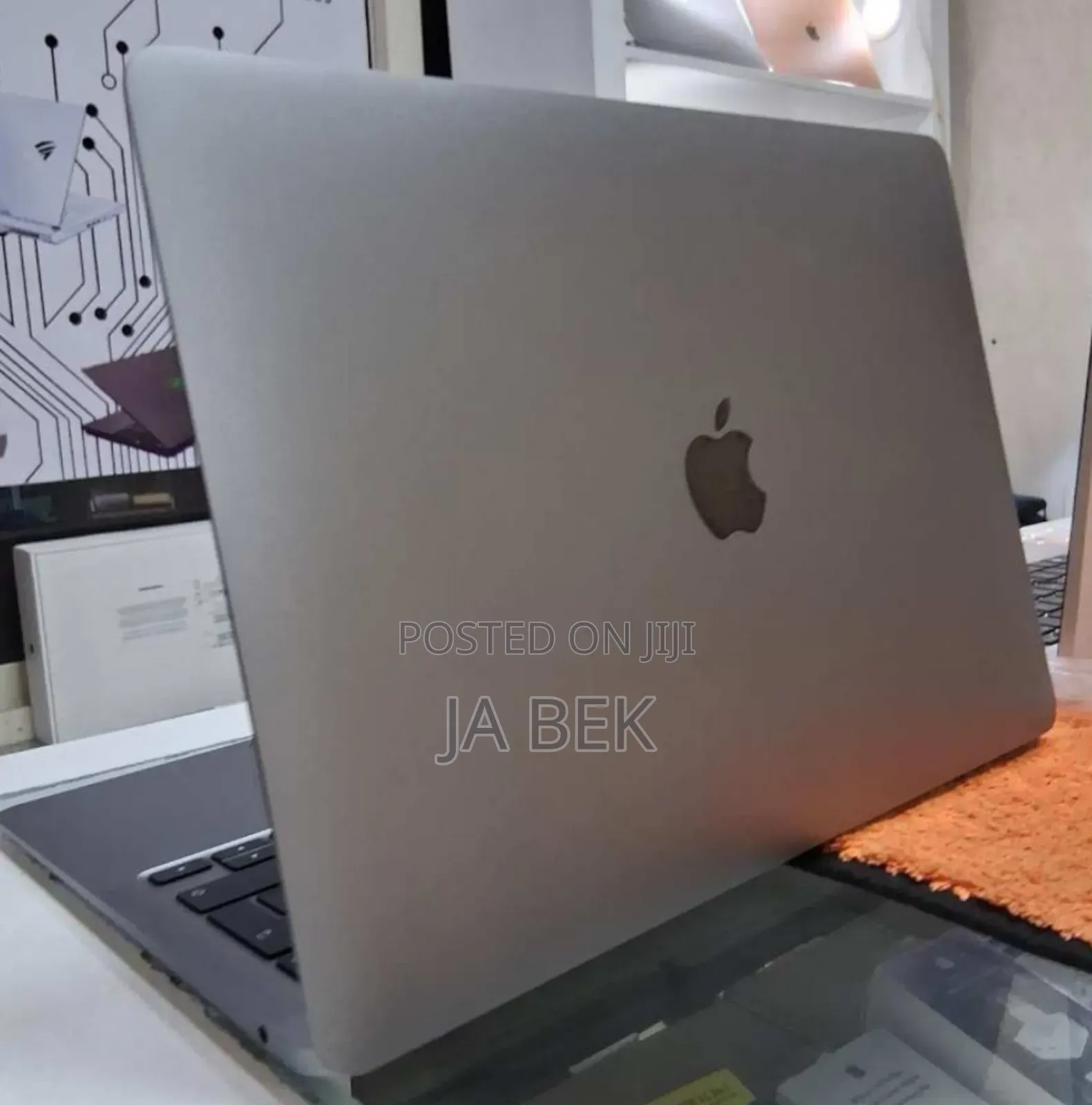 New Laptop Apple MacBook Air 2020 M1 8GB Apple M1 SSD 256GB