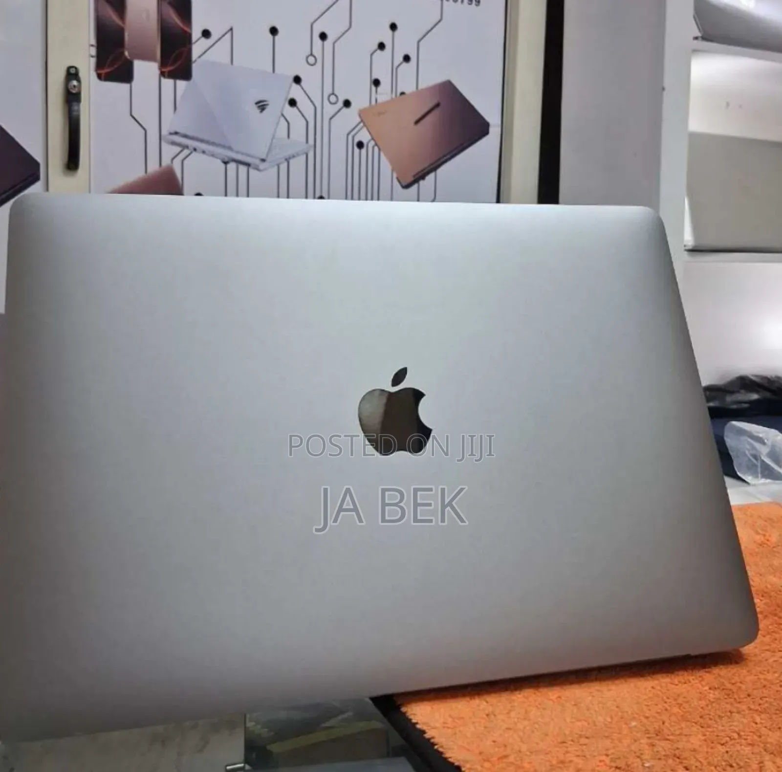 New Laptop Apple MacBook Air 2020 M1 8GB Apple M1 SSD 256GB