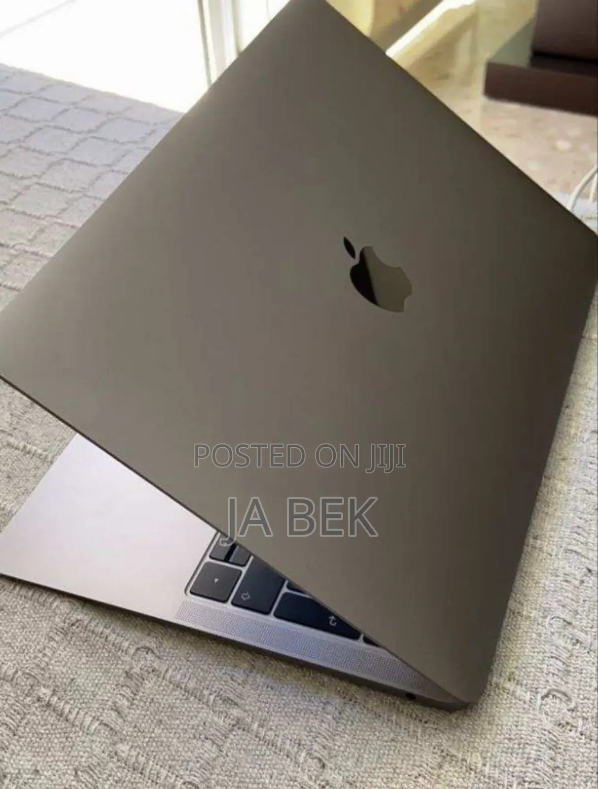 New Laptop Apple MacBook Air 2020 M1 8GB Apple M1 SSD 256GB