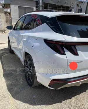 Hyundai Tucson 2022 White