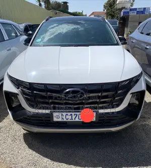 Hyundai Tucson 2022 White