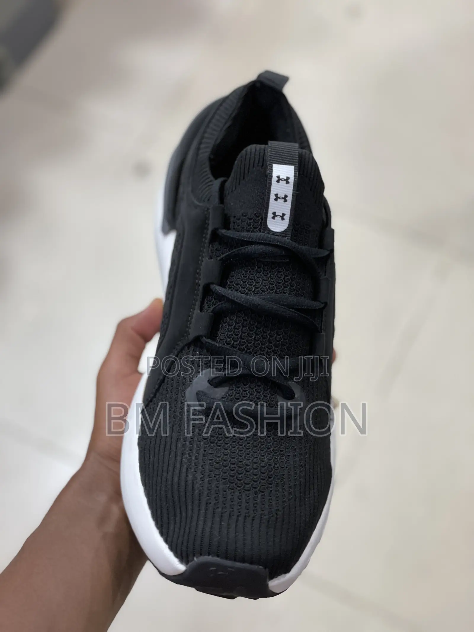 100% Authentic Like‐New Hovr Trainer — Black / White