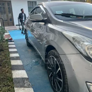 Hyundai Avante 2012 Silver