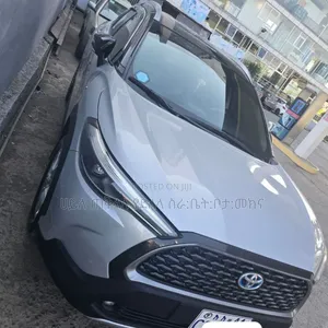 Toyota Corolla Cross Hybrid 2024 Silver