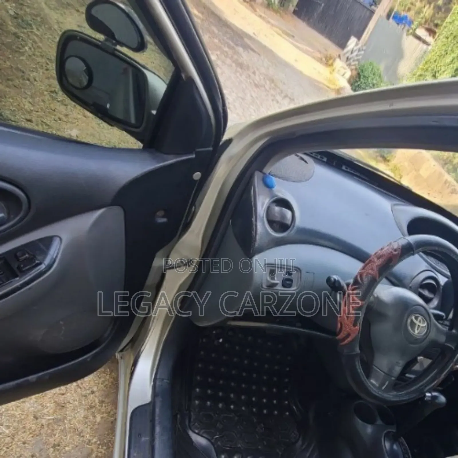 Toyota Vitz 2003 Silver