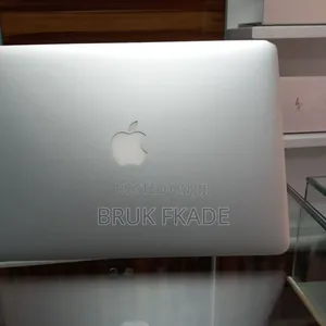 New Laptop Apple MacBook Air 2015 8GB Intel Core I5 SSD 256GB