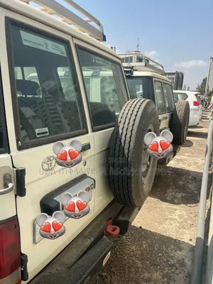 Toyota Land Cruiser 2019 Ivory