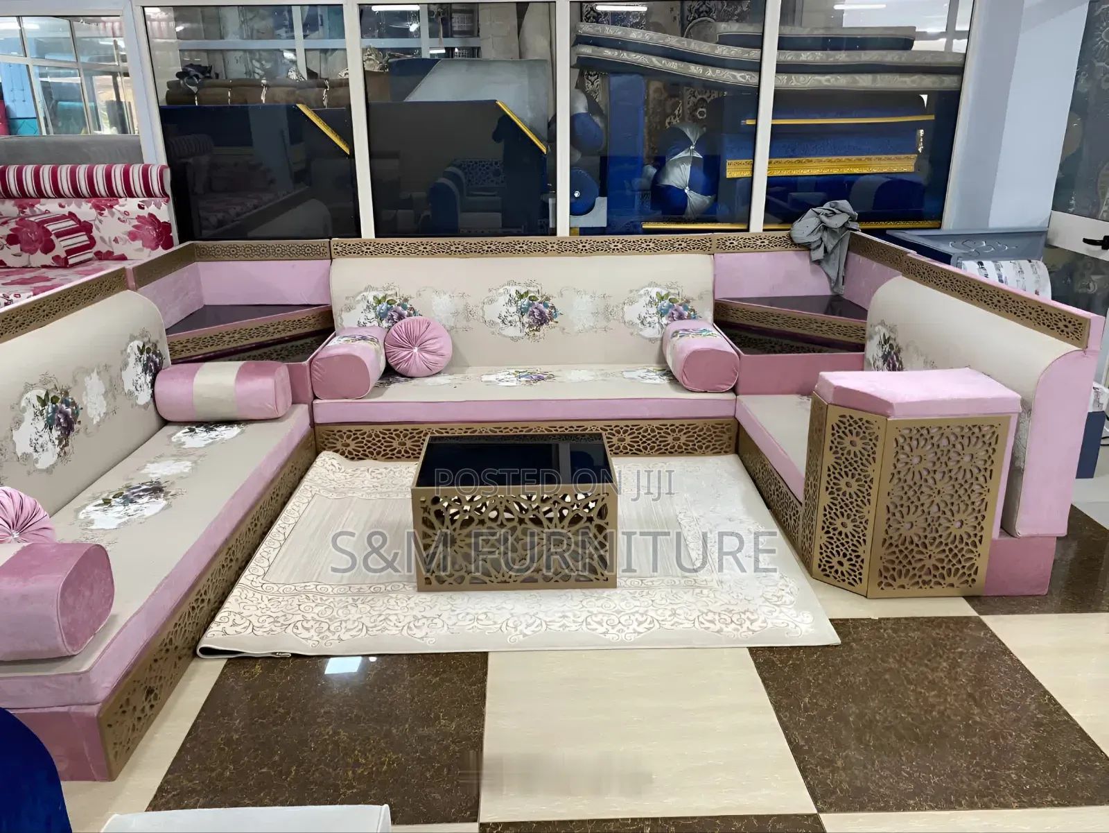 Day-glo Arabian Majlis With Supreme Quality. አረቢያን መጅሊስ