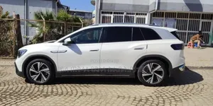 Volkswagen ID.6 2023 Off white