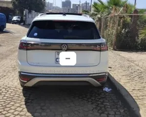 Volkswagen ID.6 2023 Off white