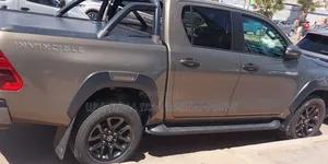 Toyota Hilux 2022 Purple