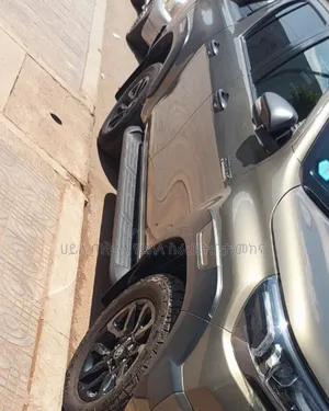 Toyota Hilux 2022 Purple