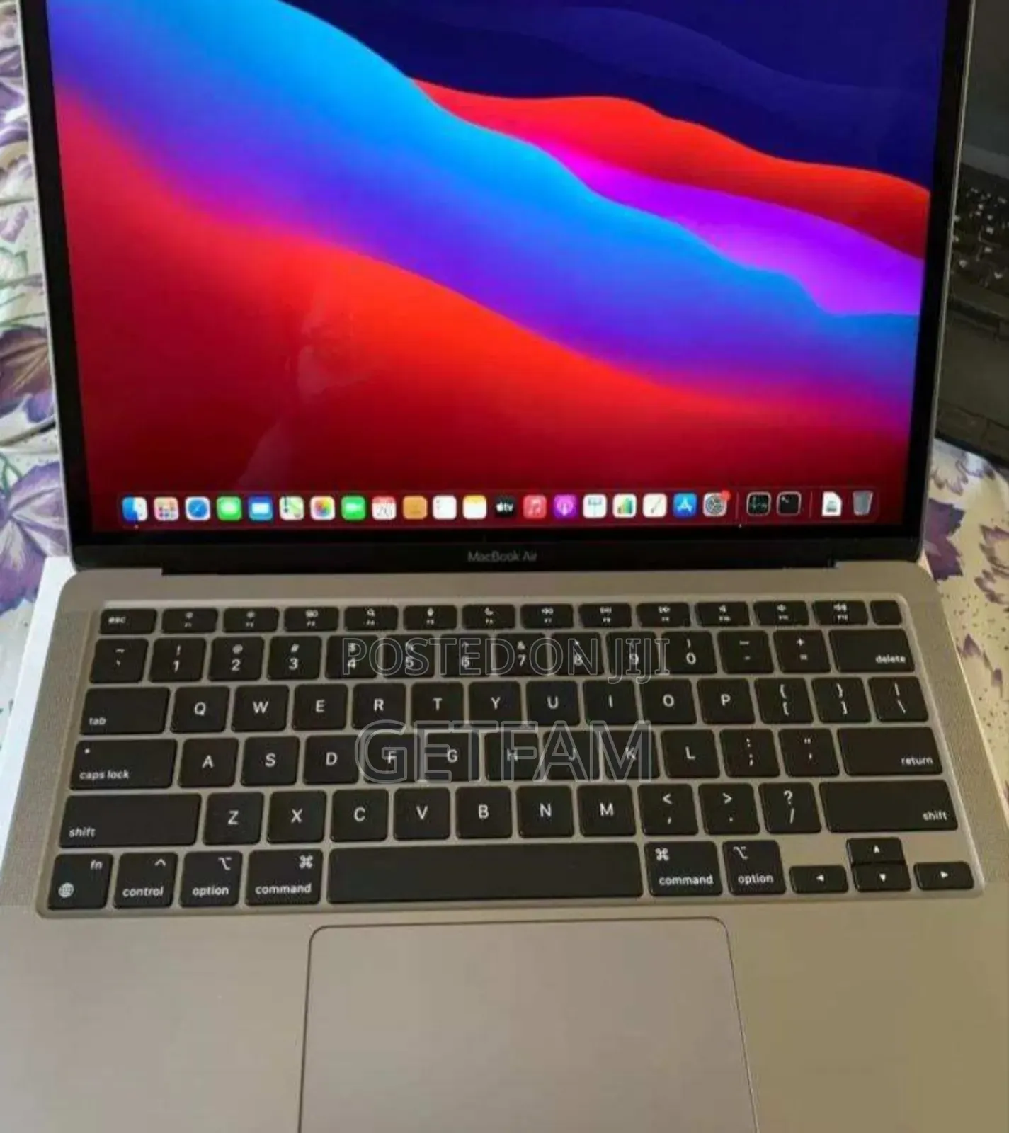 New Laptop Apple MacBook Air 2020 M1 8GB Apple M1 SSD 256GB