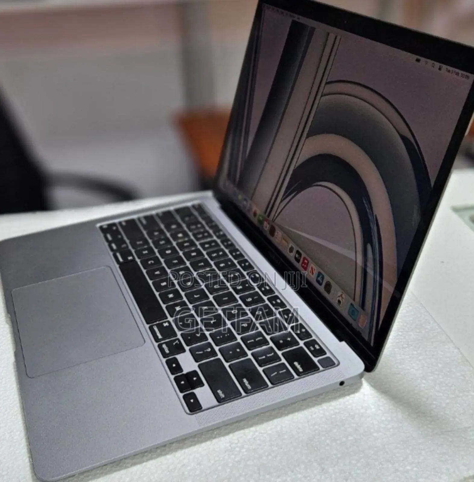 New Laptop Apple MacBook Air 2020 M1 8GB Apple M1 SSD 256GB