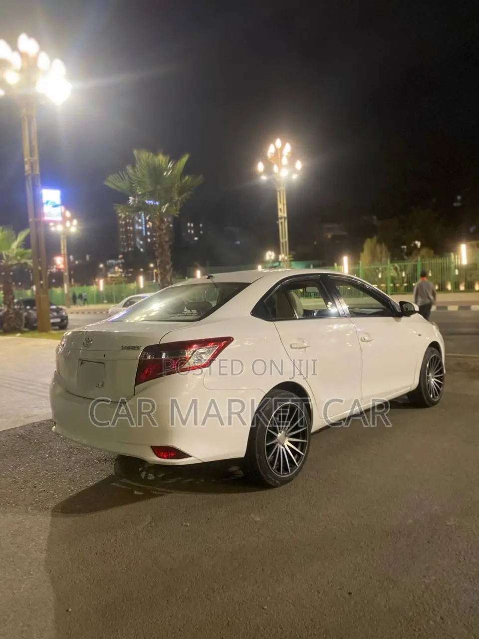 Toyota Yaris SE Hatchback 5dr 2013 White