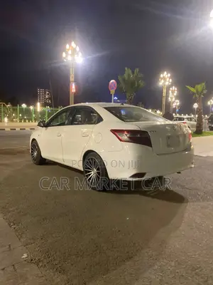 Toyota Yaris SE Hatchback 5dr 2013 White