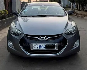 Hyundai Avante 2012