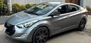 Hyundai Avante 2012