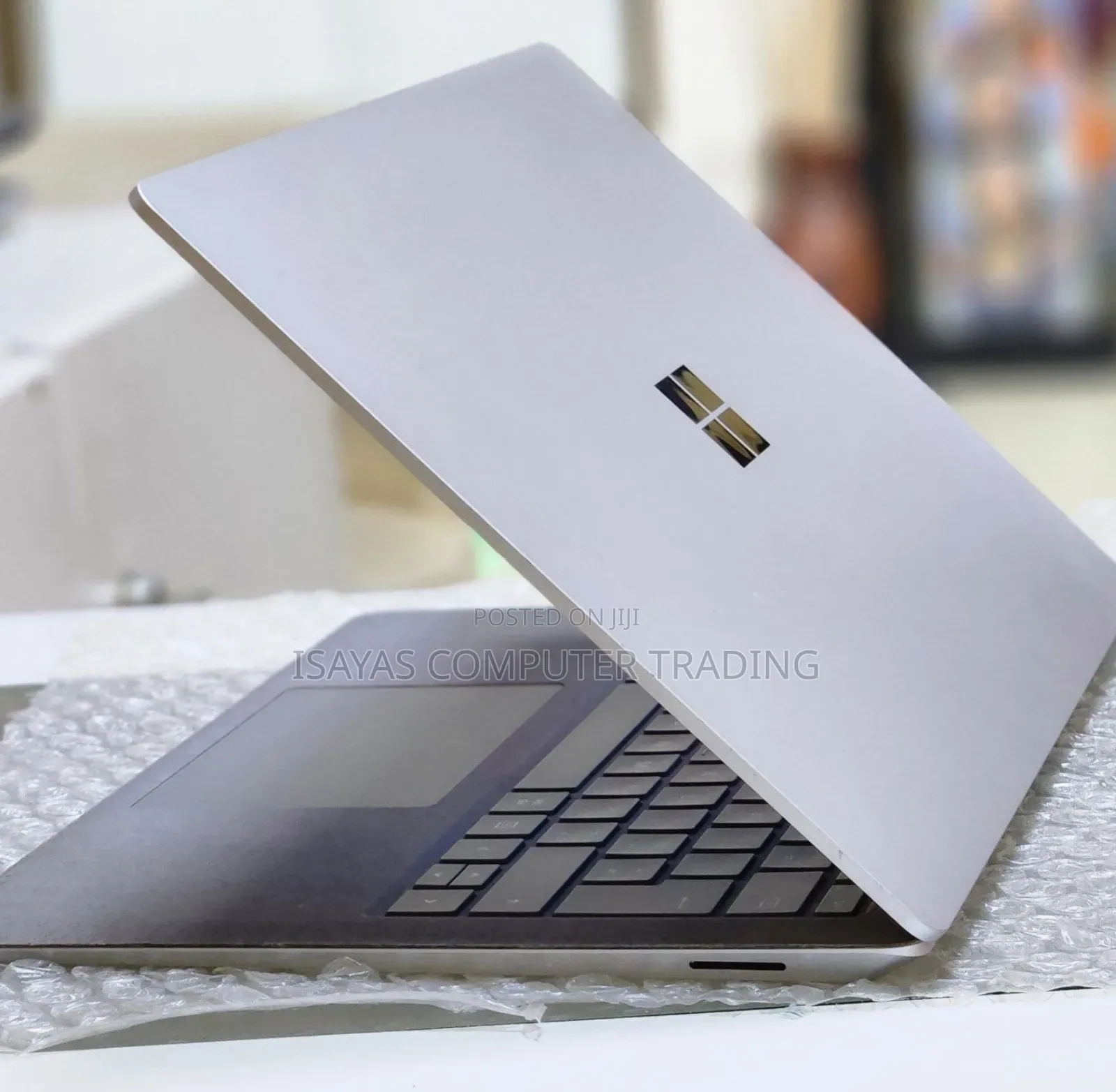New Laptop Microsoft Surface 8GB Intel Core I5 SSD 512GB
