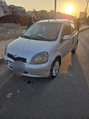 Toyota Vitz 2001 Silver