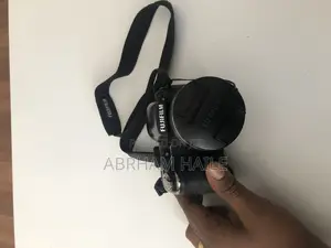 Fujfilm S3200 Camera