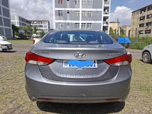 Hyundai Elantra 2013 Silver