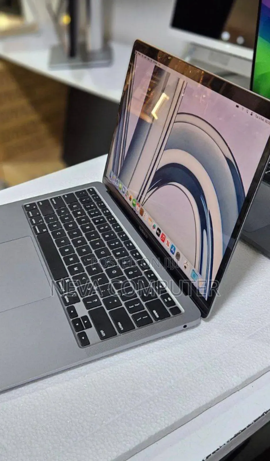 New Laptop Apple MacBook Air 2020 M1 8GB Apple M1 SSD 256GB