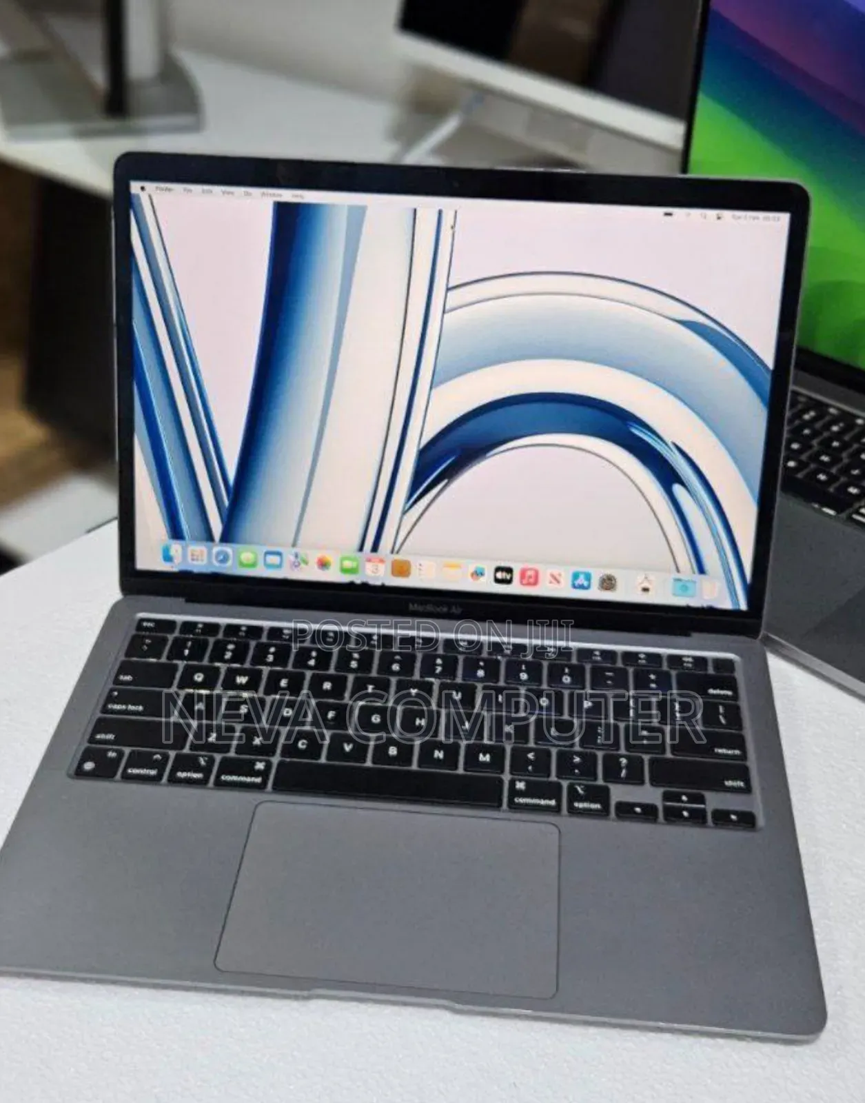 New Laptop Apple MacBook Air 2020 M1 8GB Apple M1 SSD 256GB