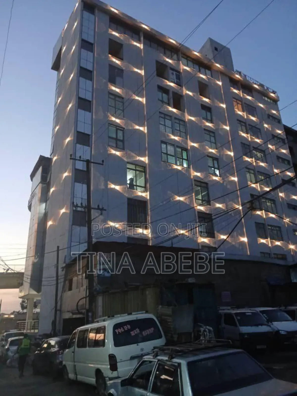 አስቸካይ የሚሸጥ የንግድ ህንፃ ባንክ እዳ ያለበት