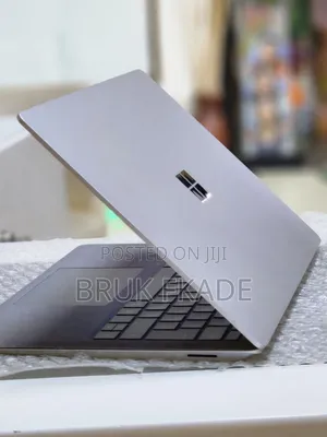 New Laptop Microsoft Surface 8GB Intel Core I5 SSD 512GB